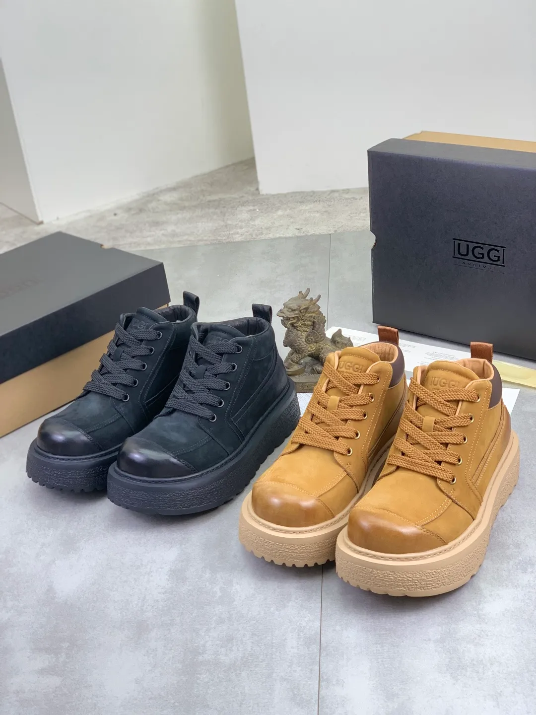 Men's men's shoes 💰P660 New arrival 🆕🆕🆕 IUGGI men's British style high-top large-toe work shoes new American retro genuine leather thick-soled board shoes lace-up mid-top short boots full genuine wool wear-resistant non-slip outsole fashion trend Size: 39-44 two colors